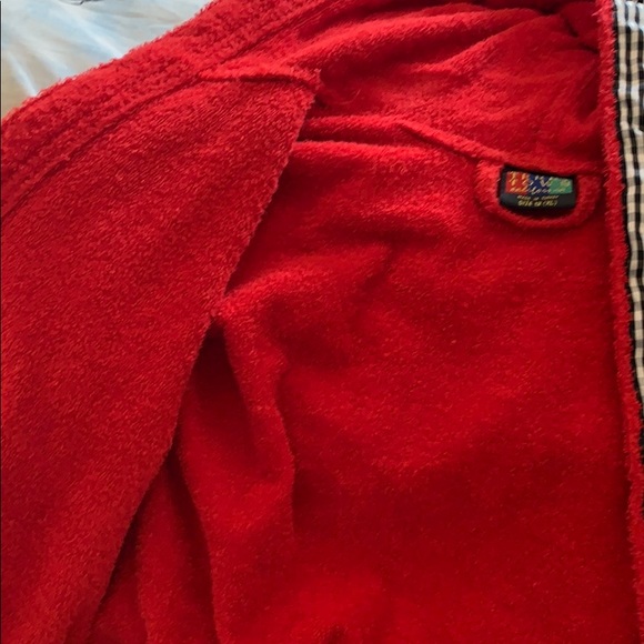 Red hooded robe. Smoke & pet free home - Picture 10 of 13